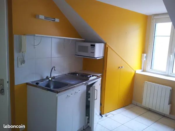 Charmant studio meublé pour étudiant(e)