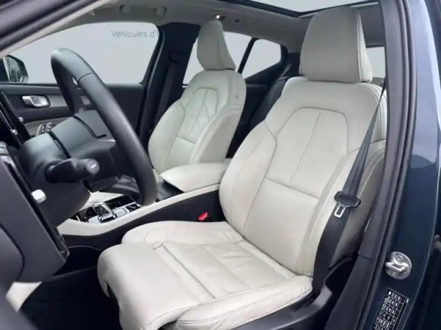 Volvo Xc40 t2 129ch inscription luxe geartronic 8 — photo 9
