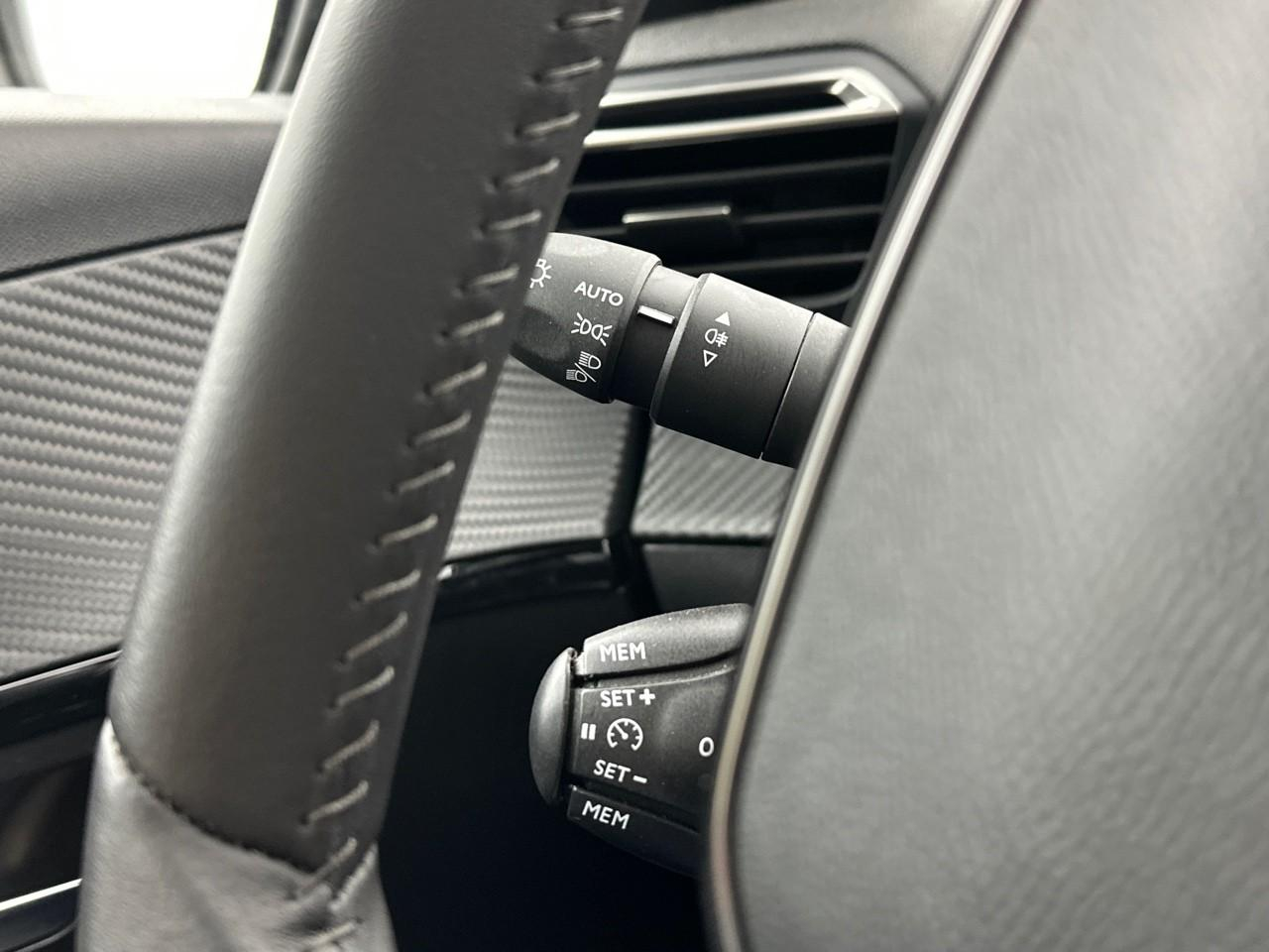 Peugeot 208 puretech 100 s&s bvm6 style — photo 19