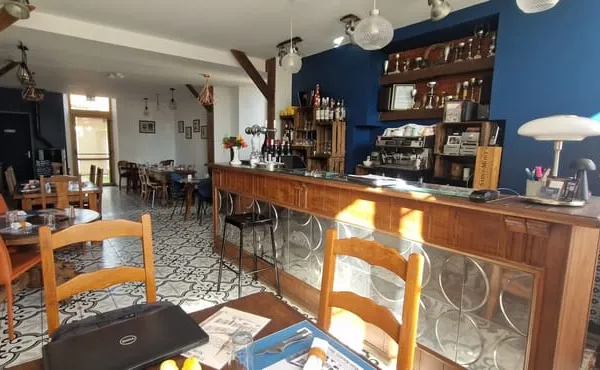 Maison/Restaurant en pierres 280m² à Saint-André, 3 ch, terrain 875m²,