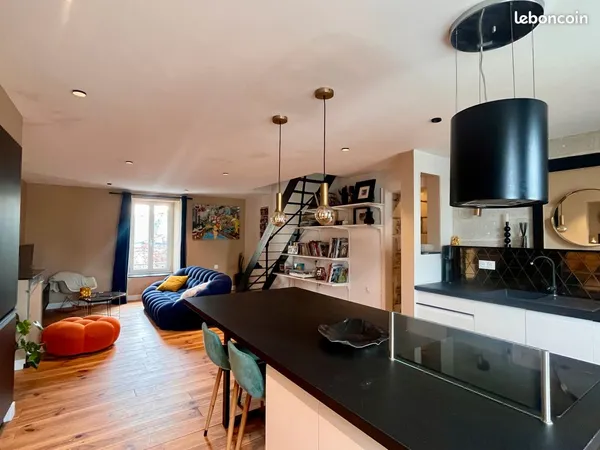 Duplex t3 - place du lycée - 98 m² au sol - garage