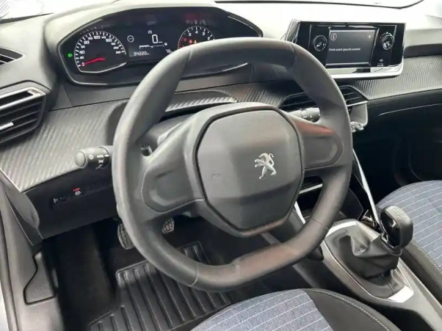 Peugeot 208 puretech 75 s&amp;s bvm5 — photo 31
