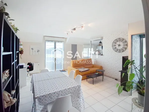 grand T2 bis avec balcon