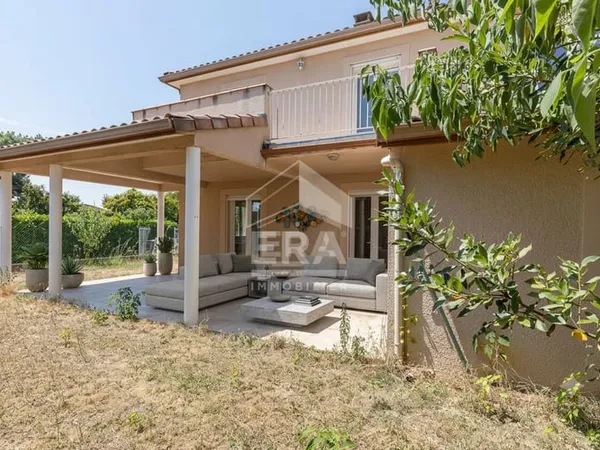 Villa T5 - 12Om2 - AUCAMVILLE + garage 50m2