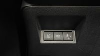 Toyota Yaris 100h Dynamic 5p RC18 — photo 30