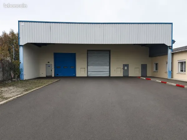 Location - Local industriel 450 m²