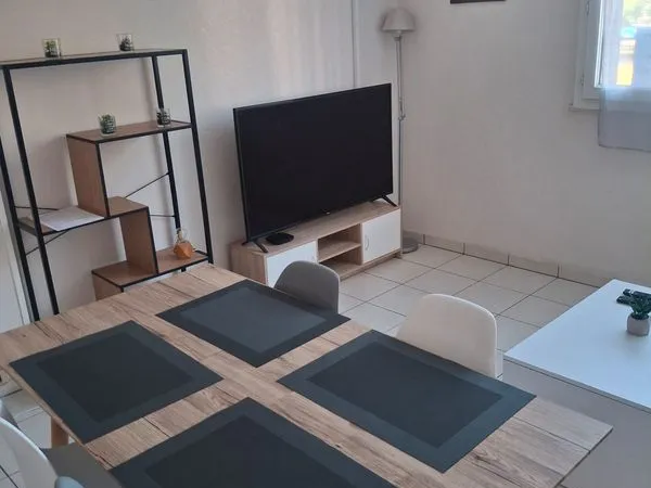 A VENDRE pour investisseur : Idéal pour étudiants : Appartement en colocation de 3 chambres. Cité un