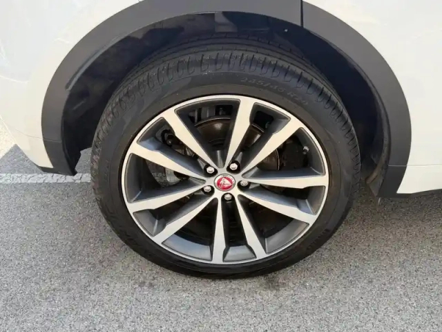 Jaguar E-Pace 2.0d 180ch r-dynamic se awd 10cv — photo 8