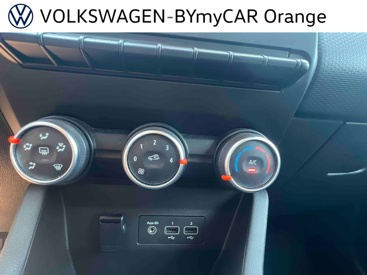 Renault Clio TCe 100 — photo 28