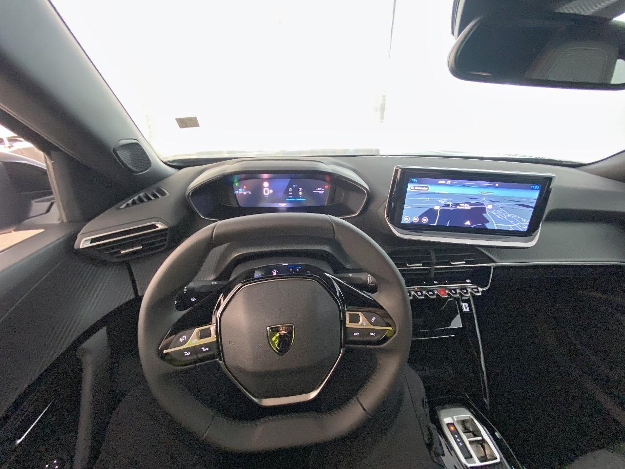 Peugeot 2008 hybrid 145 ch e-dcs6 allure — photo 12