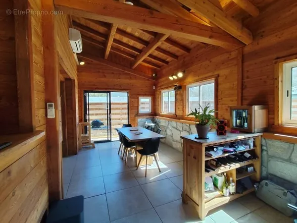 Maison individuelle et local professionnel
