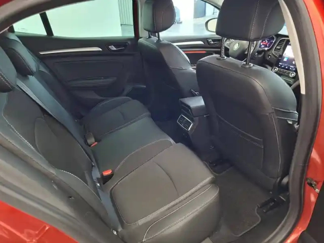 Renault Megane mégane iv berline blue dci 115 — photo 13