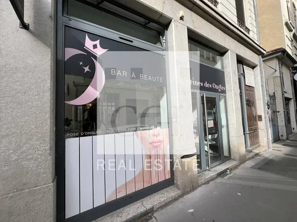 LOCAL COMMERCIAL à LOUER