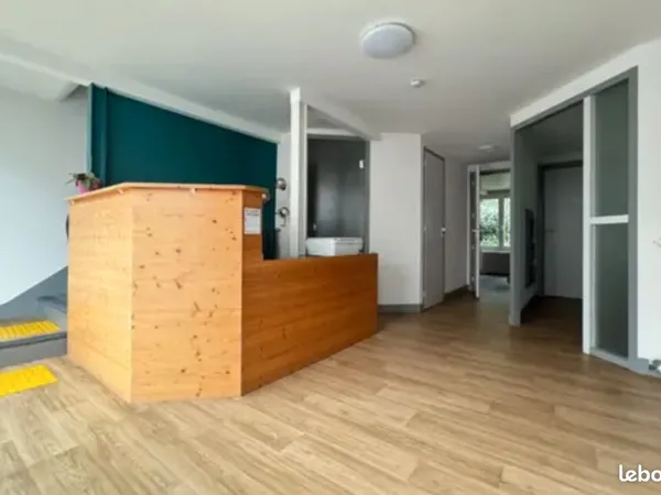 LIBOURNE - Immeuble professionnel 3 cabinets + jardin - 6 pièces 131m2