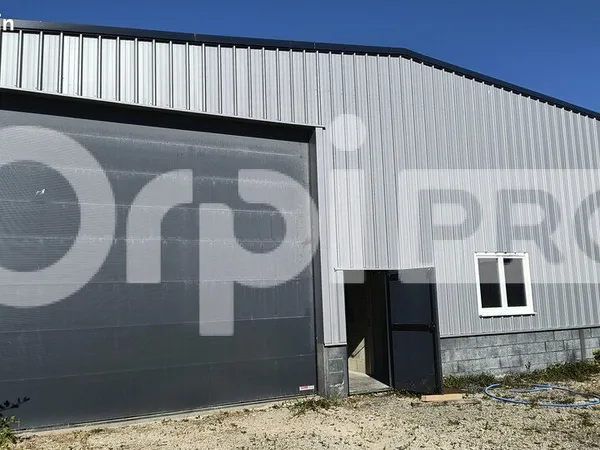 Local d'activité 464 m²