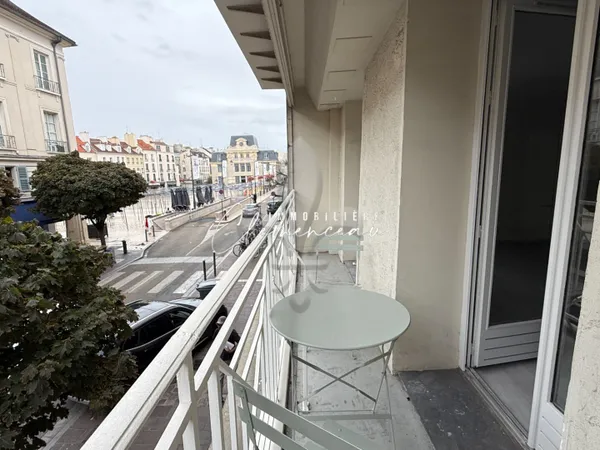 À LOUER - SUPERBE T2 NEUF DE 50,80 m² - SAINT-GERMAIN-EN-LAYE - PLACE DU MARCHÉ
