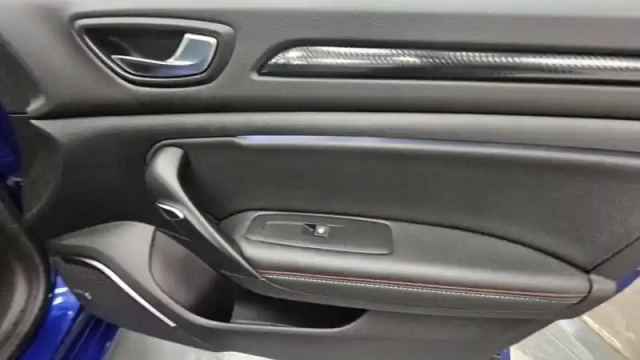 Renault Megane mégane iv berline e-tech plug-in hybride 160 — photo 25