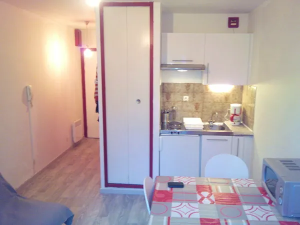 Loue Rodez, studio, 17m², bail mobilité ou étudiant, à partir du 02/11/2026, 340€/mois Charge Copro 