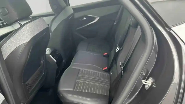 Peugeot 3008 hybrid 145 e-dcs6 — photo 20