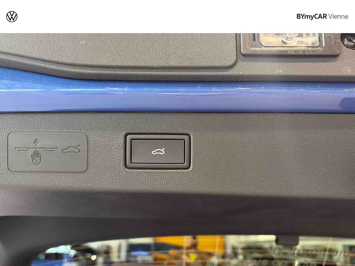 Volkswagen T-Roc 1.5 eTSI Hybrid 150 ch DSG7 — photo 24