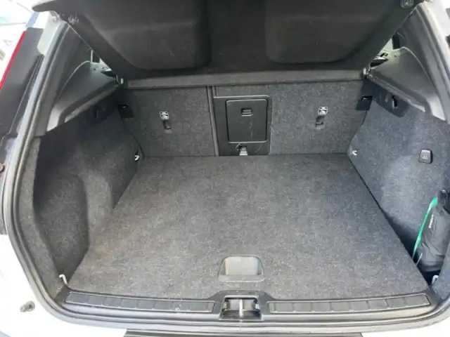 Volvo Xc40 t2 129ch r-design geartronic 8 — photo 6
