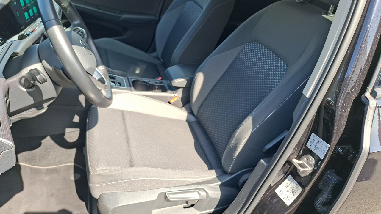 Volkswagen Golf 1.0 eTSI OPF 110 DSG7 — photo 17