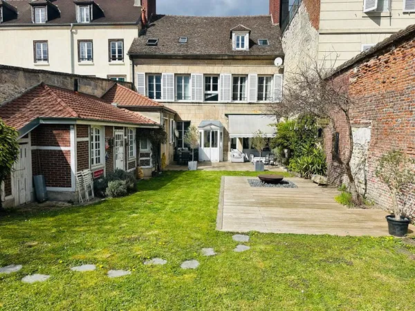 Maison 8 pièces 218 m²