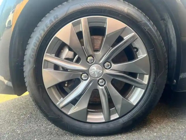 Peugeot 208 e- 136ch active business — photo 11