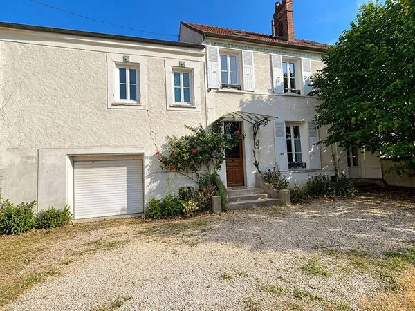 Maison 8 pièces 222 m²
