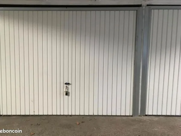 Location garage box fermé