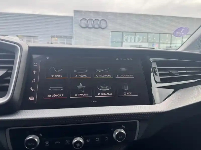 Audi A1 sportback 25 tfsi 95 ch bvm5 — photo 17