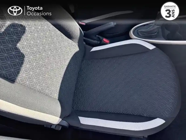 Toyota Aygo X 1.0 vvt-i 72ch design s-cvt — photo 6