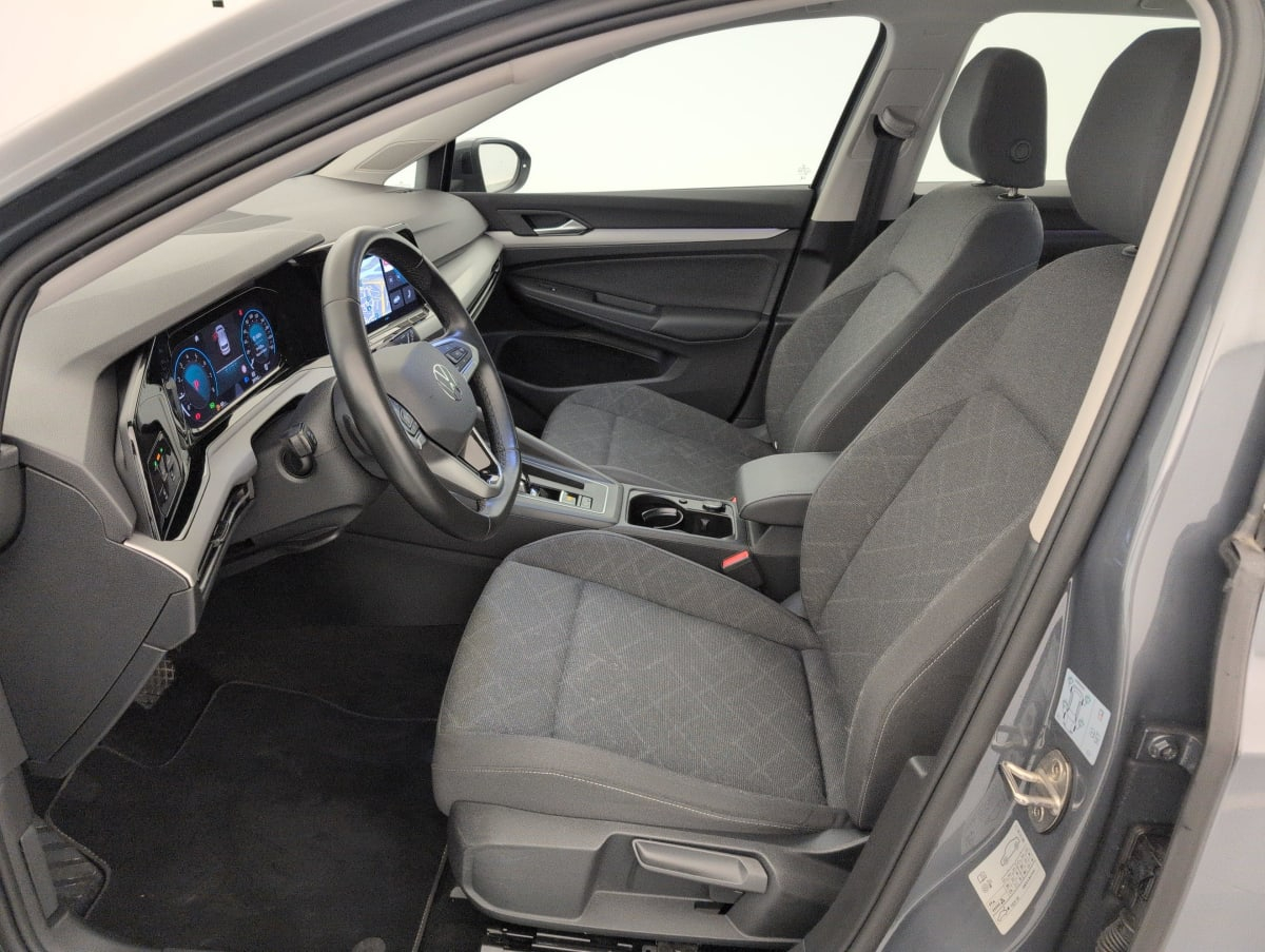 Volkswagen Golf 8 — photo 16