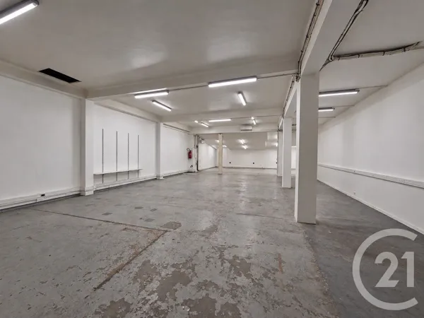 Local professionnel 424 m²