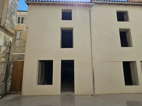 IMMEUBLE DE RAPPORT A RENOVER