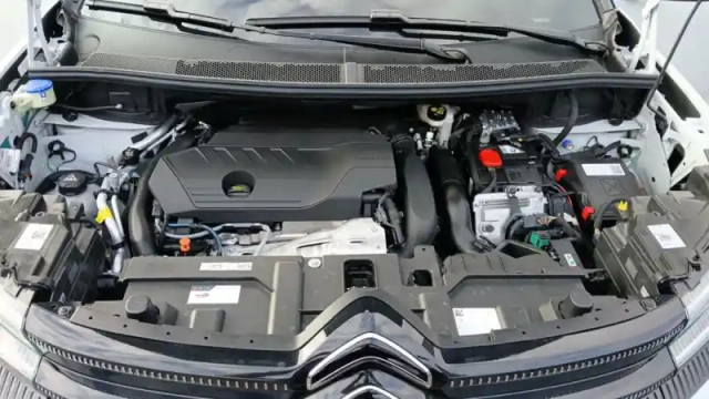 Citroën C5 Aircross hybride rechargeable 225 e-eat8 — photo 45