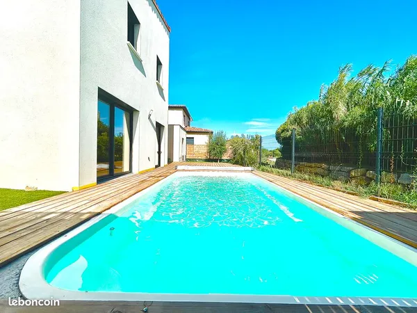 Maison neuve 4 chambres, piscine et jardin— Laudun-l'Ardoise