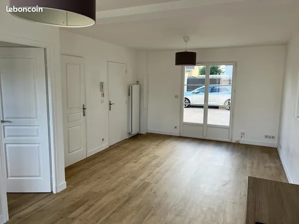 Appartement deux pièces avec terrasse