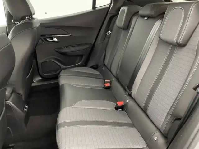 Peugeot 2008 puretech 130 s&amp;s eat8 — photo 15