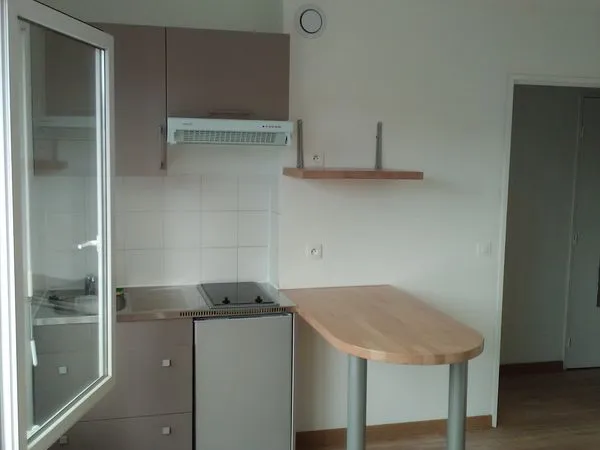 Appartement lumineux, calme et agréable, secteur Sébastopol dans petite résidence sécurisée (accès p