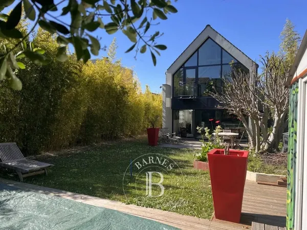 Maison 6 pièces 227 m²
