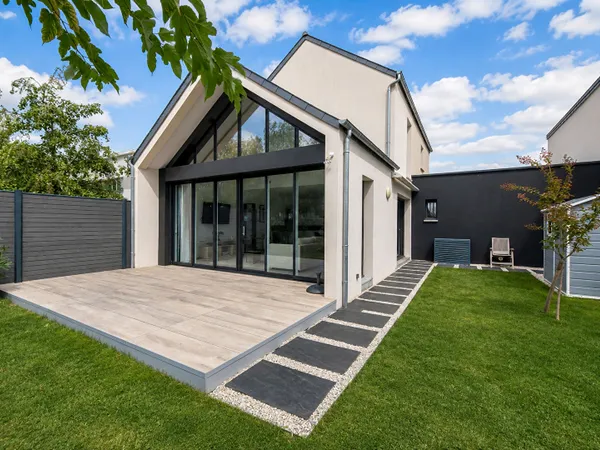 Maison récente 2023 à Châteaugiron / 110 m² / 4 chambres / Suite parentale / Garage