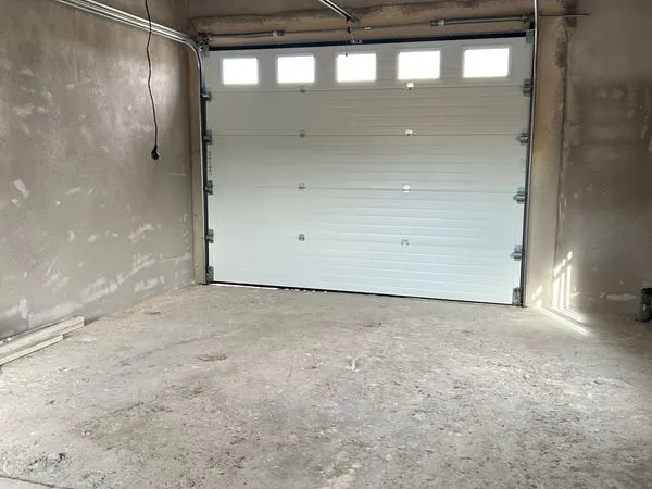 Box , garage , atelier