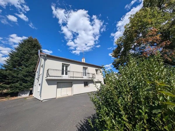 Maison traditionnelle lumineuse de 92 m² sur un terrain d'env