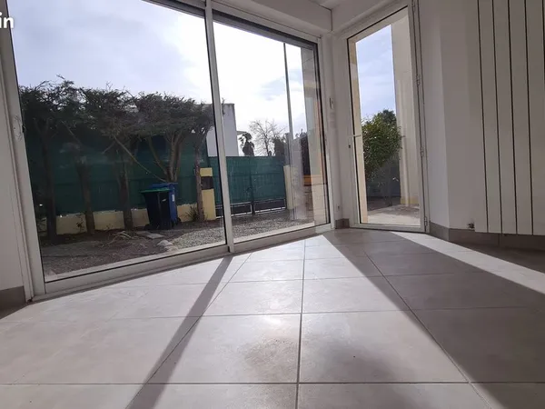 Particulier loue maison T6/ T7 côte pavé