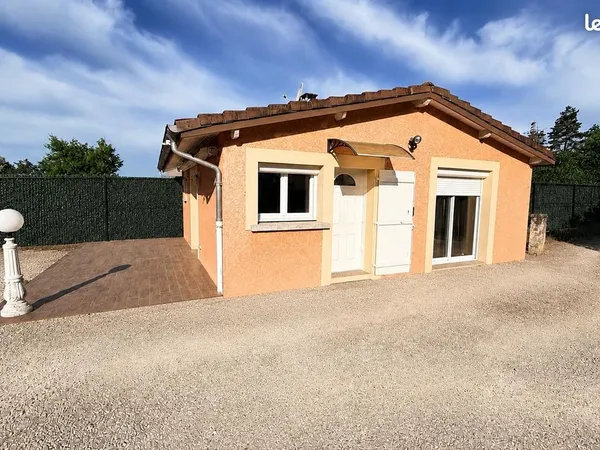 Location | Appartement rez de jardin comme une petite maison | 39.1 m² | Montagnieu | Terrasse · Jar