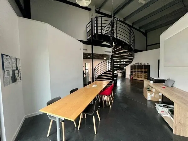 Local d'activité 530 m²