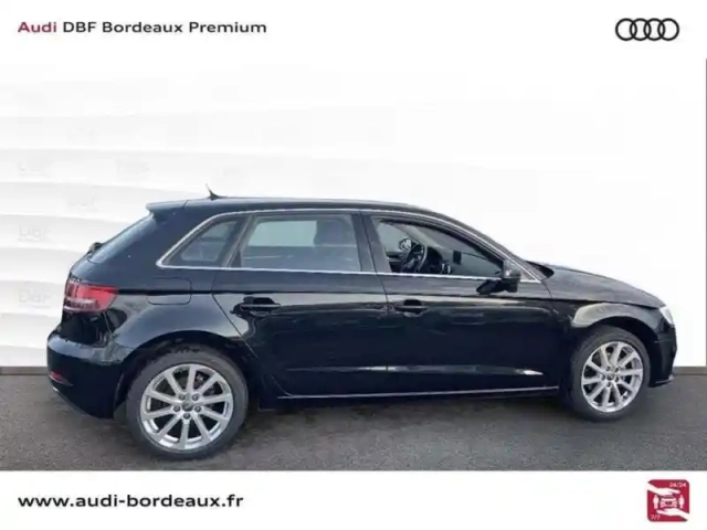 Audi A3 30 tfsi 116 s tronic 7 design — photo 8