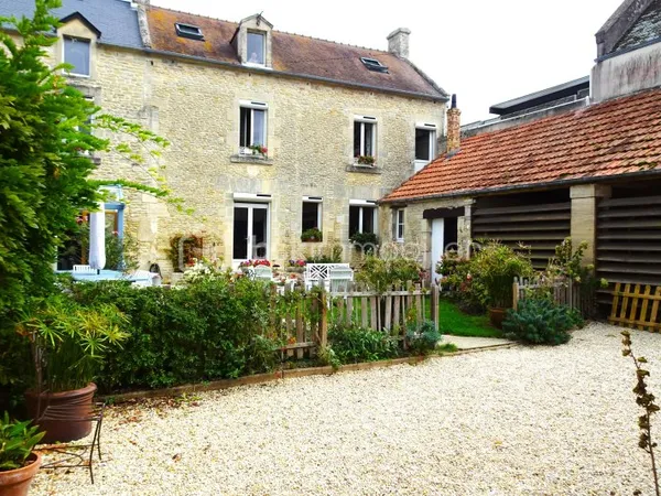 Maison 8 pièces 245 m²