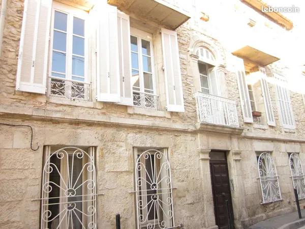 NÎMES Quartier Carré d'art P3 Rénové plus terrasse